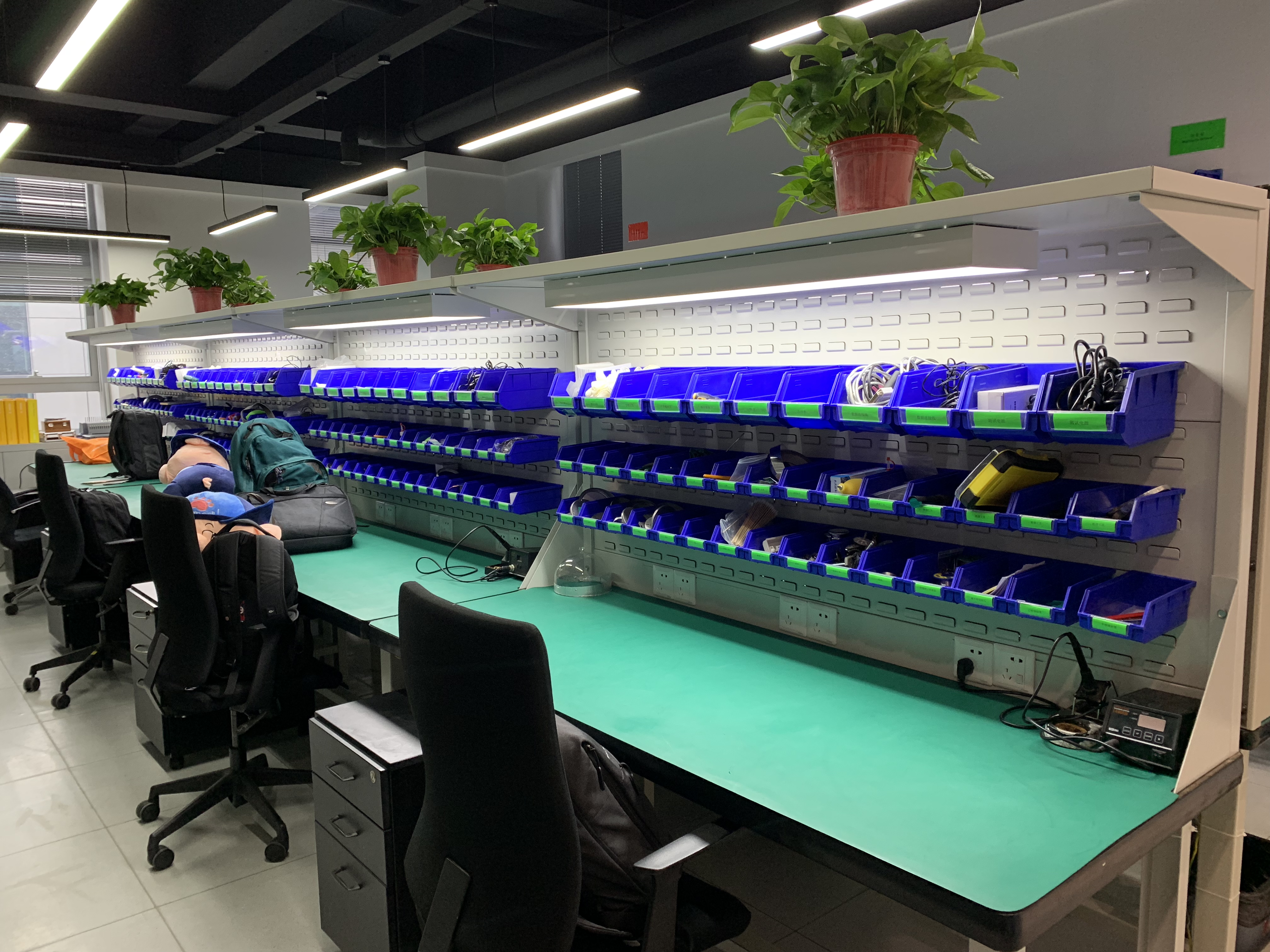 鉗工操作臺定做哪家好？