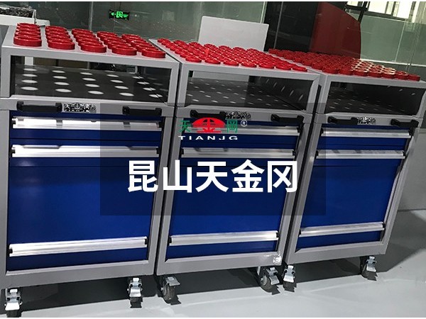 您還在為找不到工具柜生產(chǎn)廠家煩惱嗎，來天金岡解決煩惱！